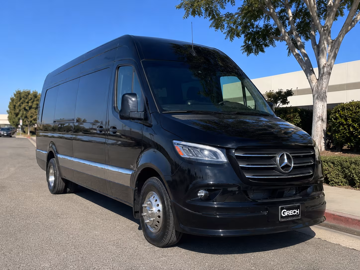 Portland Airport Shuttle & Transportation party bus exterior