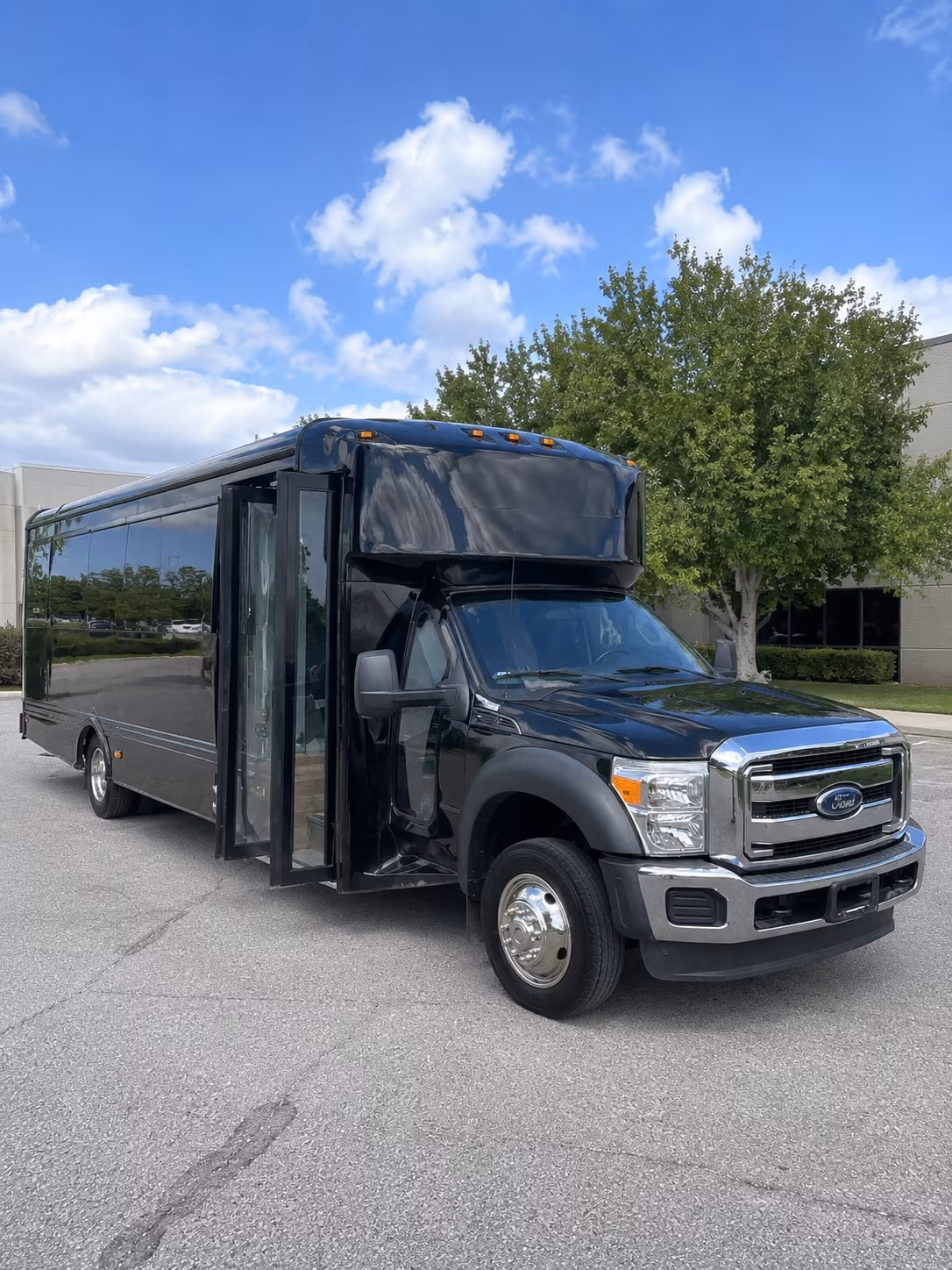 Portland Winery Tour & Pub Crawl Transportation party bus exterior