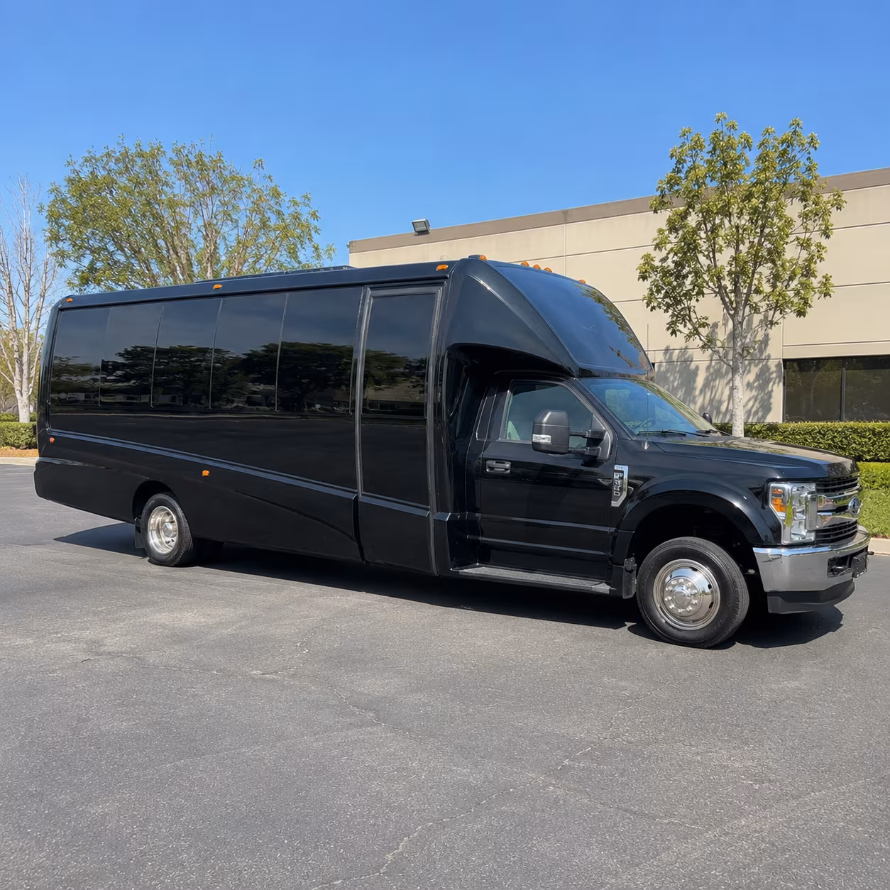 Salem Winery Tour & Pub Crawl Transportation